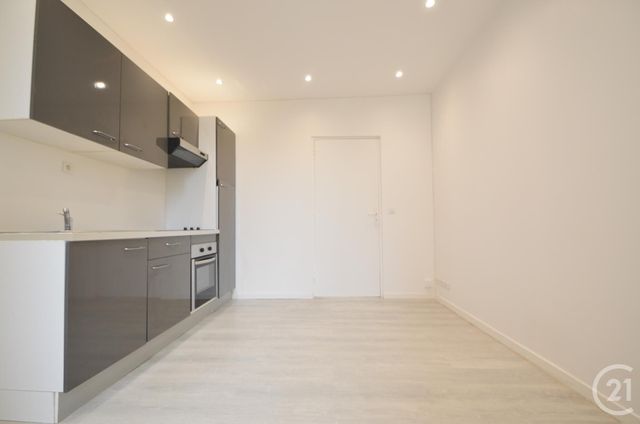 Afficher la photo en grand Appartement F2 à vendre - 2 pièces - 32.0 m2 - ST OUEN - 93 - ILE-DE-FRANCE - Century 21 Wilson Immobilier
