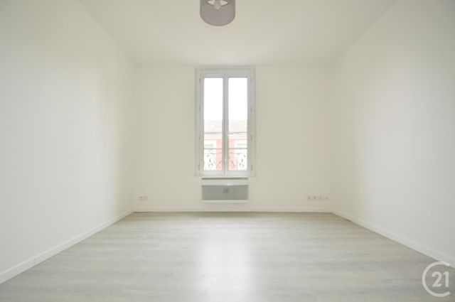 Afficher la photo en grand Appartement F2 à vendre - 2 pièces - 32.0 m2 - ST OUEN - 93 - ILE-DE-FRANCE - Century 21 Wilson Immobilier