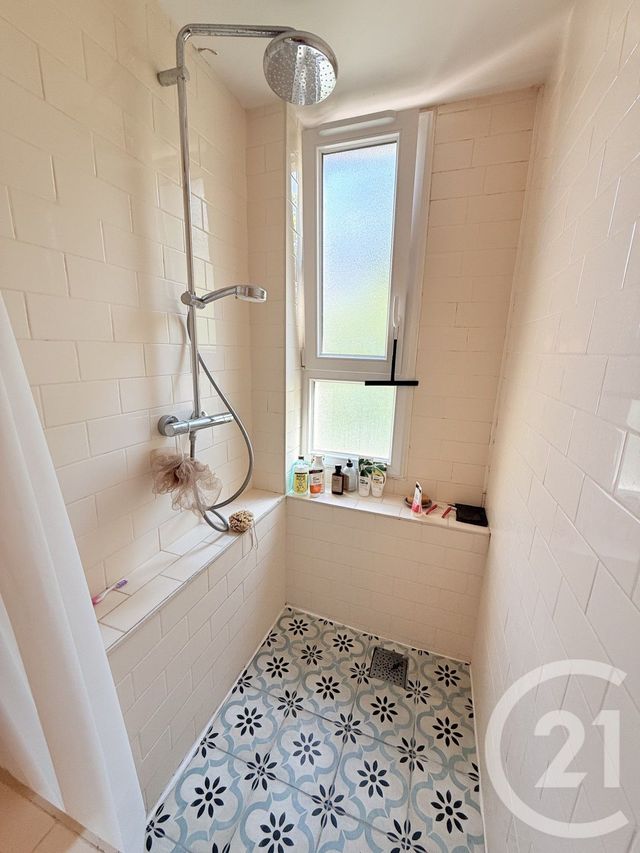 Appartement F2 à louer - 2 pièces - 43.68 m2 - ST OUEN - 93 - ILE-DE-FRANCE - Century 21 Wilson Immobilier