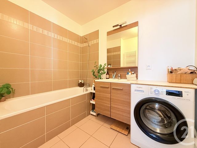 Appartement F3 à vendre - 3 pièces - 62.24 m2 - ST OUEN - 93 - ILE-DE-FRANCE - Century 21 Wilson Immobilier