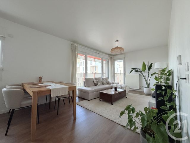 Appartement F3 à vendre - 3 pièces - 62.24 m2 - ST OUEN - 93 - ILE-DE-FRANCE - Century 21 Wilson Immobilier