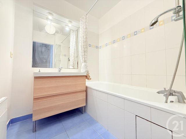 Appartement F3 à vendre - 3 pièces - 58.35 m2 - ST OUEN - 93 - ILE-DE-FRANCE - Century 21 Wilson Immobilier