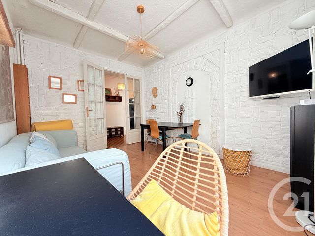 Afficher la photo en grand Appartement à vendre - 2 pièces - 45.33 m2 - ST OUEN - 93 - ILE-DE-FRANCE - Century 21 Wilson Immobilier