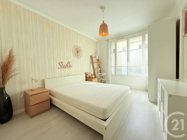 Afficher la photo en grand Appartement à vendre - 2 pièces - 45.33 m2 - ST OUEN - 93 - ILE-DE-FRANCE - Century 21 Wilson Immobilier