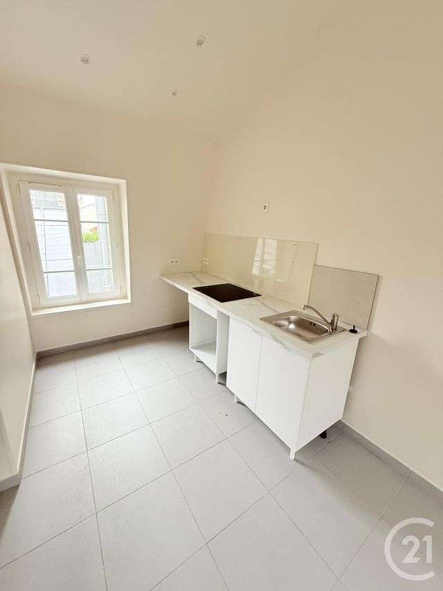 Appartement F2 à louer - 2 pièces - 38.76 m2 - ST OUEN - 93 - ILE-DE-FRANCE - Century 21 Wilson Immobilier