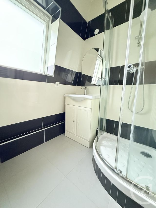 Appartement F2 à louer - 2 pièces - 38.76 m2 - ST OUEN - 93 - ILE-DE-FRANCE - Century 21 Wilson Immobilier