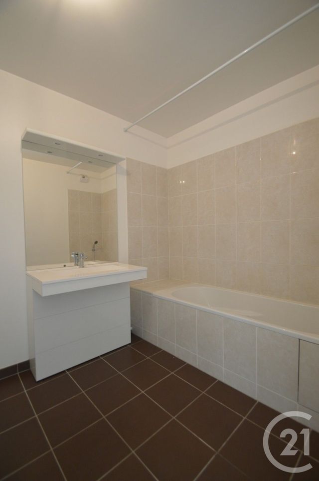 Appartement F3 à louer - 3 pièces - 65.0 m2 - ST OUEN - 93 - ILE-DE-FRANCE - Century 21 Wilson Immobilier