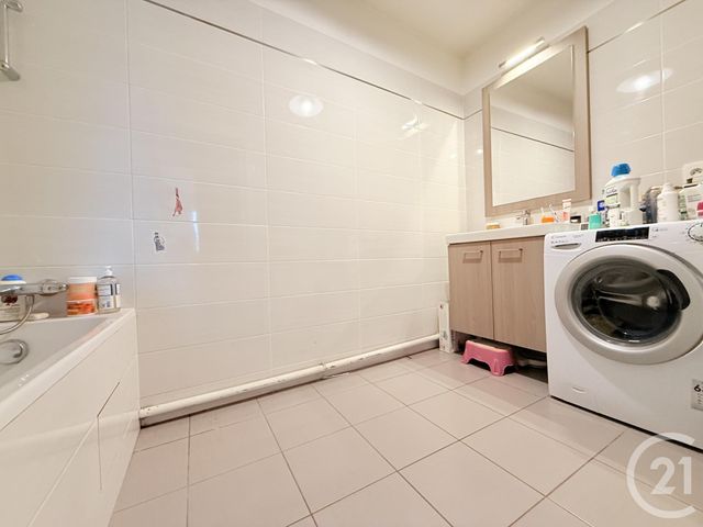 Appartement F3 à vendre - 3 pièces - 70.34 m2 - ST OUEN - 93 - ILE-DE-FRANCE - Century 21 Wilson Immobilier