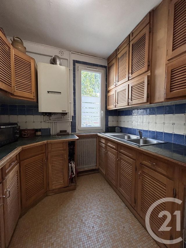 Appartement F3 à vendre - 3 pièces - 52.98 m2 - ST OUEN - 93 - ILE-DE-FRANCE - Century 21 Wilson Immobilier