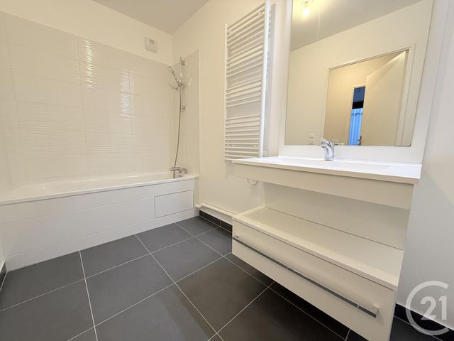 Appartement F3 à louer - 3 pièces - 58.51 m2 - LA PLAINE ST DENIS - 93 - ILE-DE-FRANCE - Century 21 Wilson Immobilier