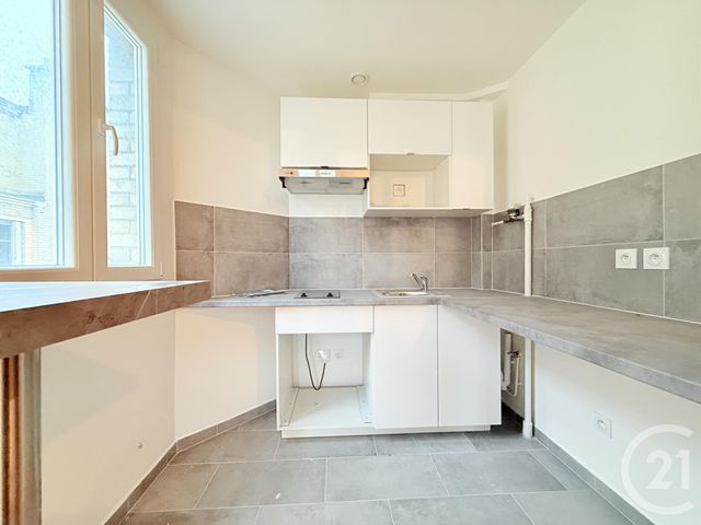 Appartement Studio à vendre - 1 pièce - 27.89 m2 - COURBEVOIE - 92 - ILE-DE-FRANCE - Century 21 Wilson Immobilier