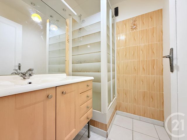Appartement F3 à vendre - 3 pièces - 53.28 m2 - ST DENIS - 93 - ILE-DE-FRANCE - Century 21 Wilson Immobilier