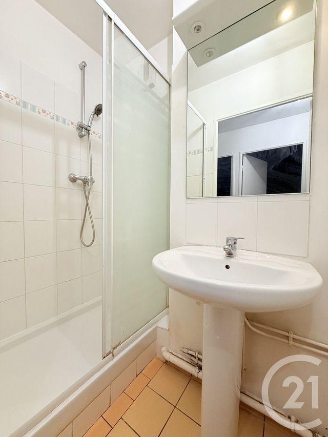 Appartement F4 à louer - 4 pièces - 79.72 m2 - ST DENIS - 93 - ILE-DE-FRANCE - Century 21 Wilson Immobilier