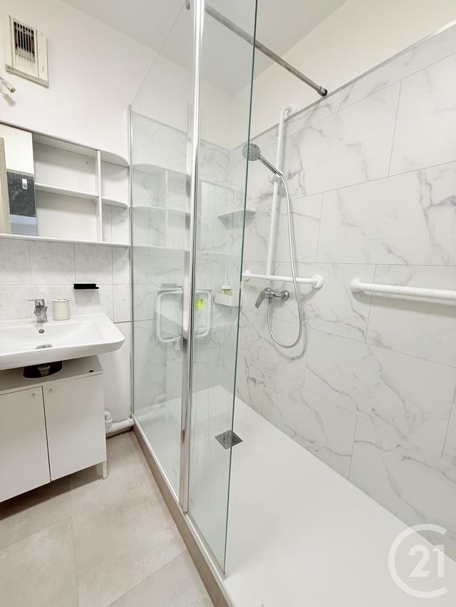 Appartement F2 à louer - 2 pièces - 45.96 m2 - LA PLAINE ST DENIS - 93 - ILE-DE-FRANCE - Century 21 Wilson Immobilier