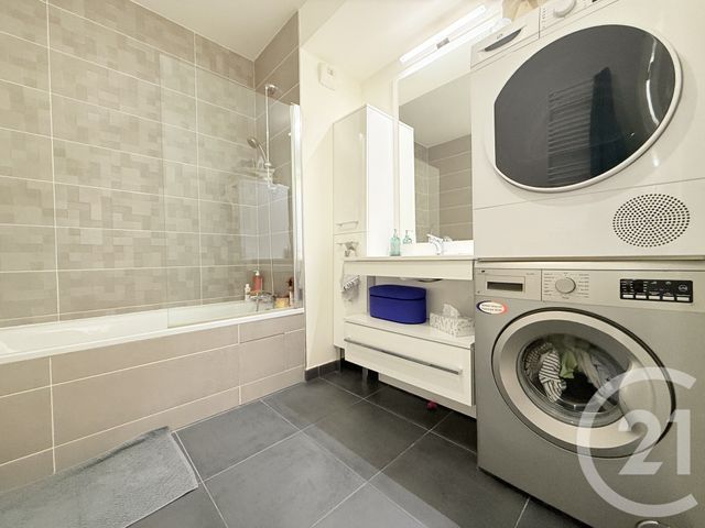 Appartement F3 à louer - 3 pièces - 65.44 m2 - ST OUEN - 93 - ILE-DE-FRANCE - Century 21 Wilson Immobilier