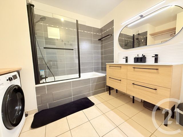 Appartement F3 à louer - 3 pièces - 65.2 m2 - ST OUEN - 93 - ILE-DE-FRANCE - Century 21 Wilson Immobilier