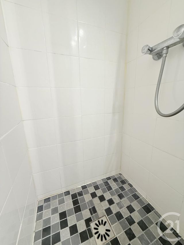 Appartement Studio à louer - 1 pièce - 15.52 m2 - PARIS - 75018 - ILE-DE-FRANCE - Century 21 Wilson Immobilier