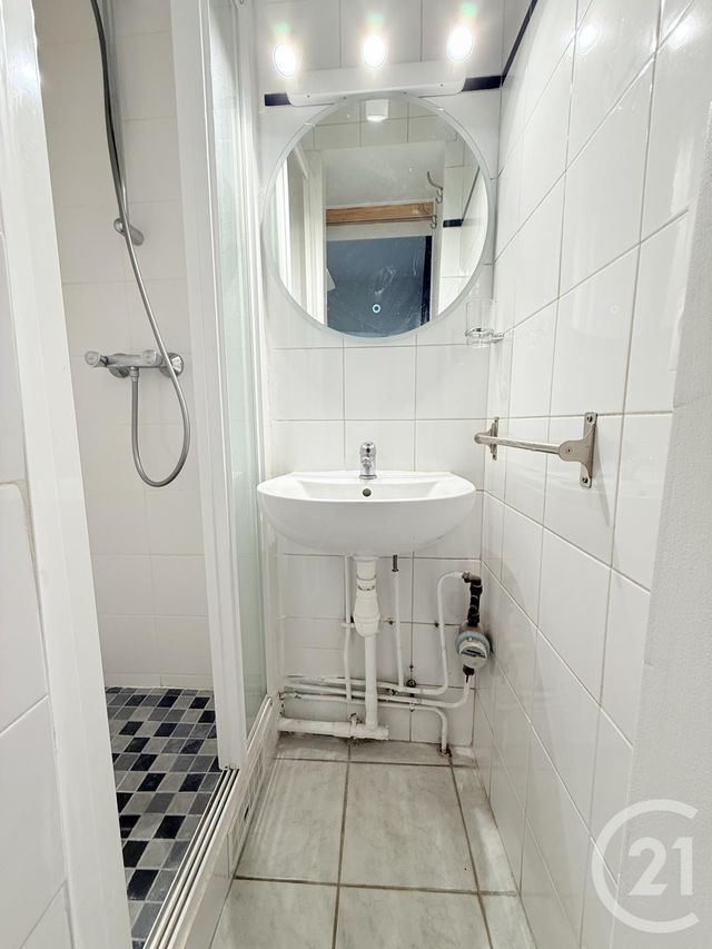 Appartement Studio à louer - 1 pièce - 15.52 m2 - PARIS - 75018 - ILE-DE-FRANCE - Century 21 Wilson Immobilier