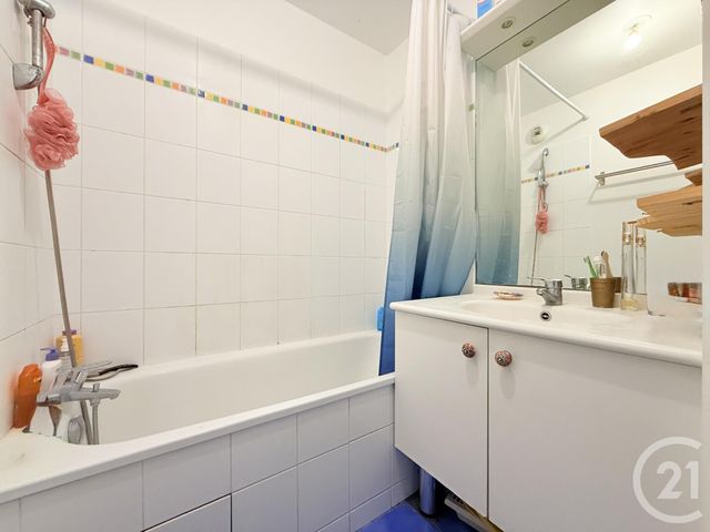 Appartement F4 à vendre - 4 pièces - 79.5 m2 - ST OUEN - 93 - ILE-DE-FRANCE - Century 21 Wilson Immobilier