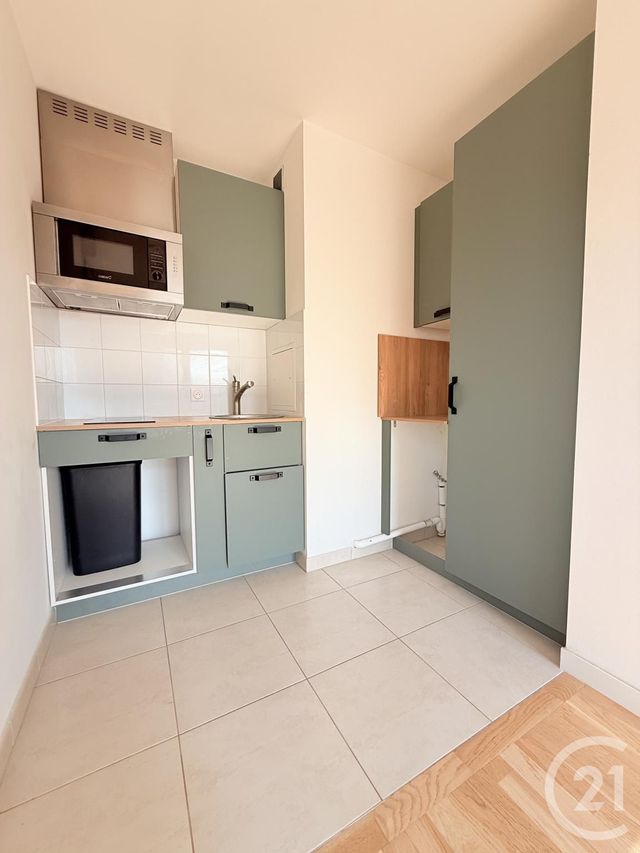 Appartement F2 à louer - 2 pièces - 33.2 m2 - ROMAINVILLE - 93 - ILE-DE-FRANCE - Century 21 Wilson Immobilier