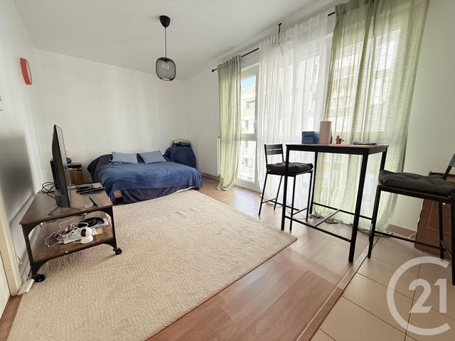 Appartement F1 à louer - 1 pièce - 26.56 m2 - ST OUEN - 93 - ILE-DE-FRANCE - Century 21 Wilson Immobilier